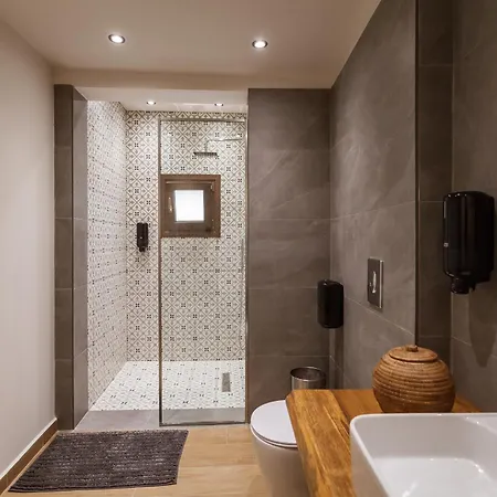 Utopia Luxury - Old Town