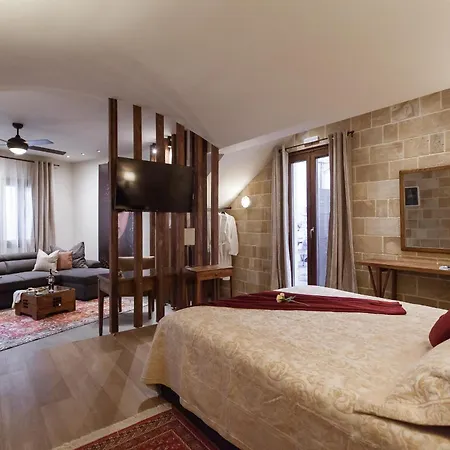 Utopia Luxury - Old Town *