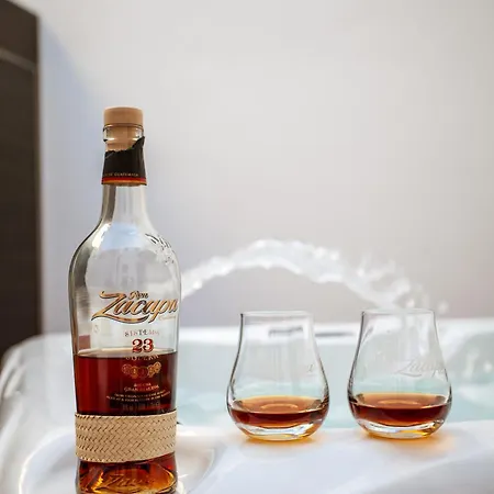 Utopia Luxury - Old Town *