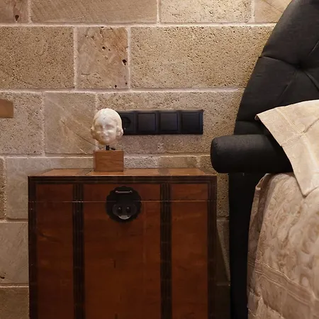 Utopia Luxury - Old Town