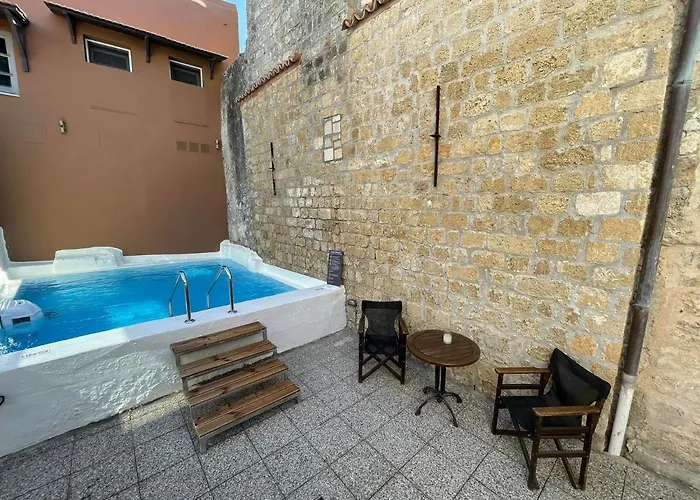 Utopia Luxury - Old Town *