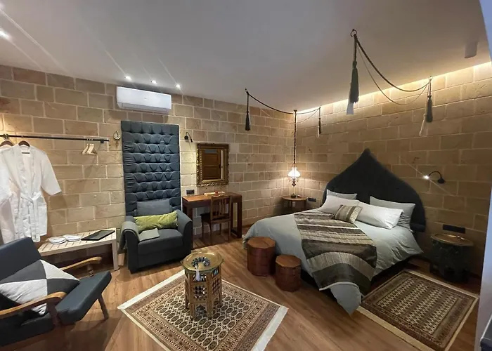 Utopia Luxury - Old Town