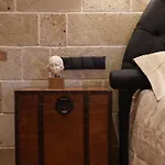 Utopia Luxury - Old Town