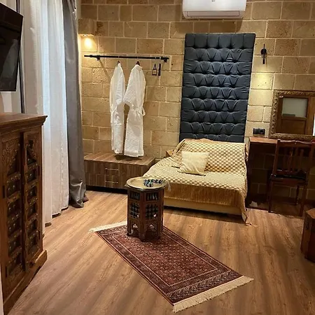 Utopia Luxury - Old Town *