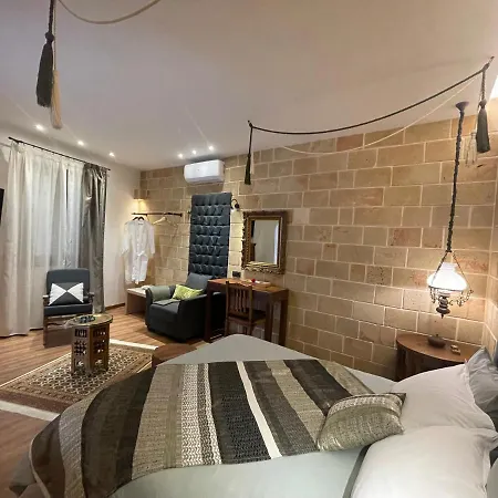 Utopia Luxury - Old Town *